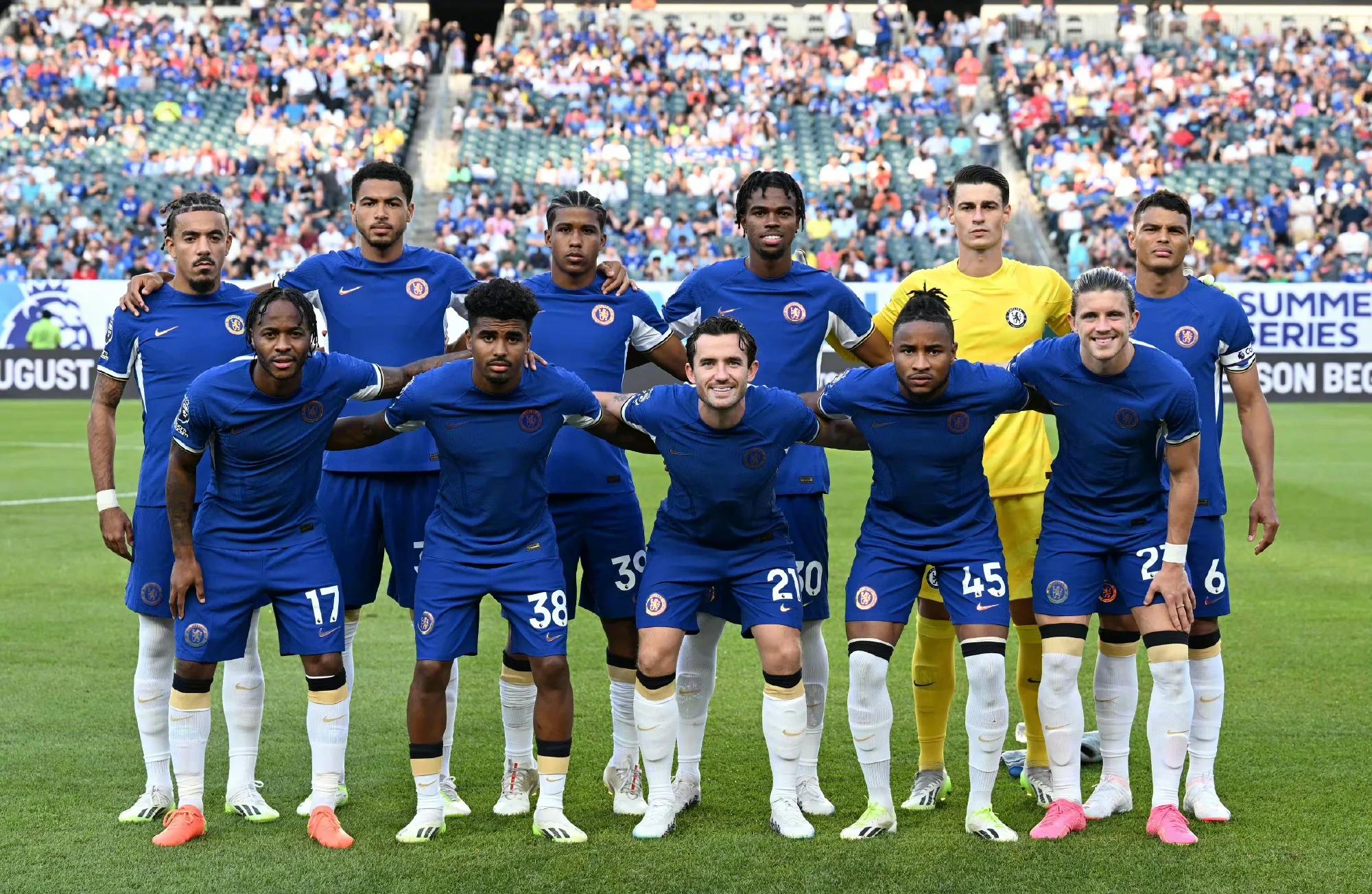 开云-切尔西中场掌控比赛，灵活组织进攻战术