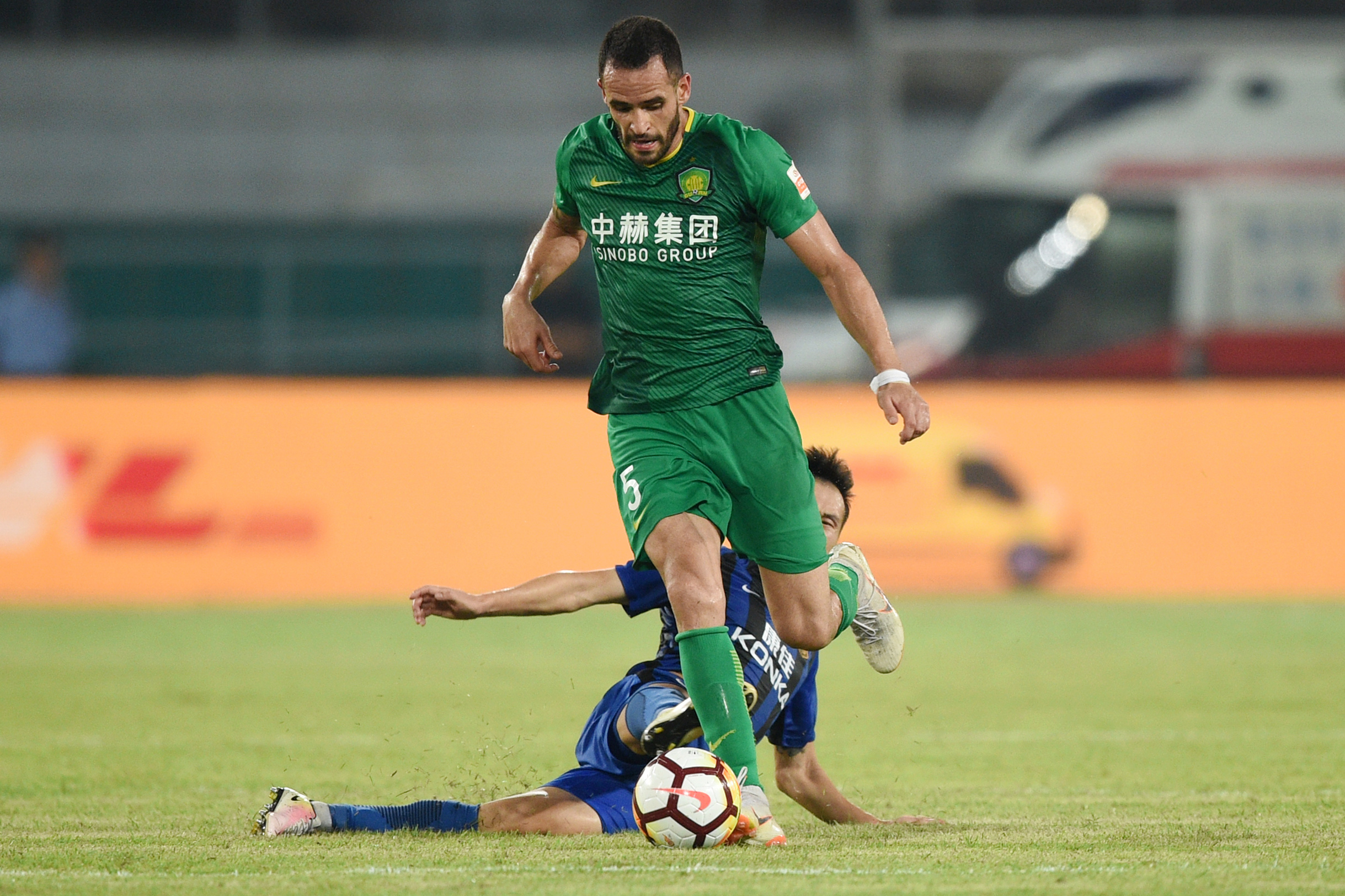 开云体育在线-虎踞榜首：江苏苏宁主场击败北京人和，稳固领先位置的简单介绍