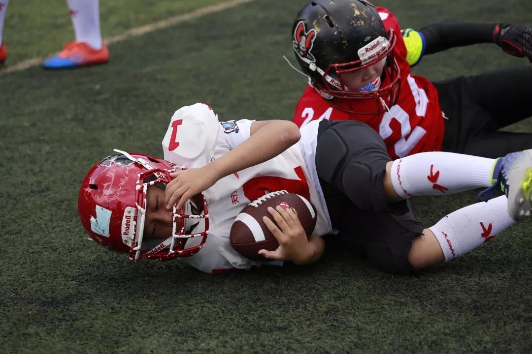 终极对抗！橄榄球战火再次点燃