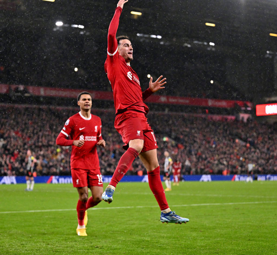 开云sport-阿诺德造点得分,利物浦客场赢得胜利的简单介绍