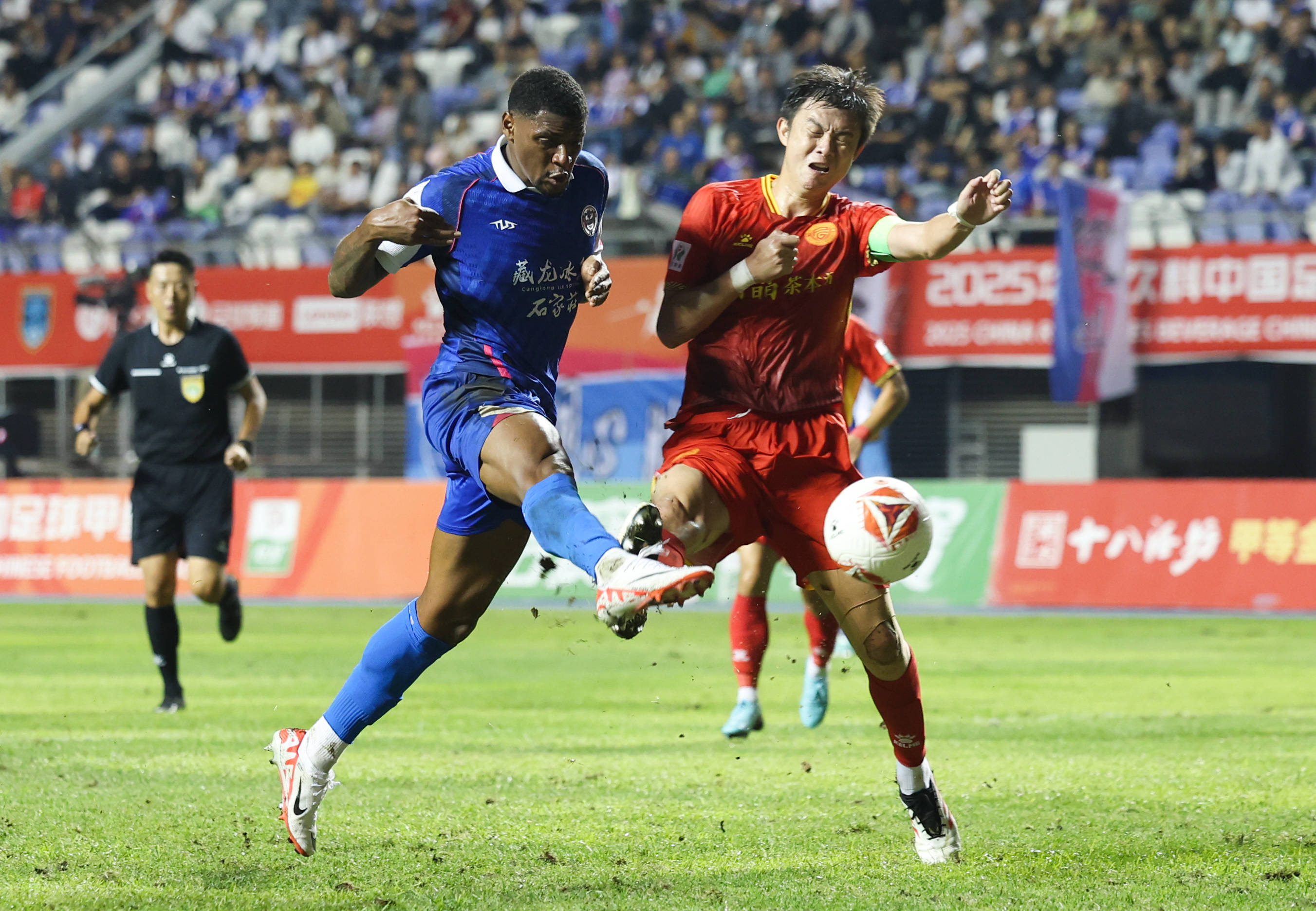 开云-精彩的争夺在欧洲顶级足球比赛中展开