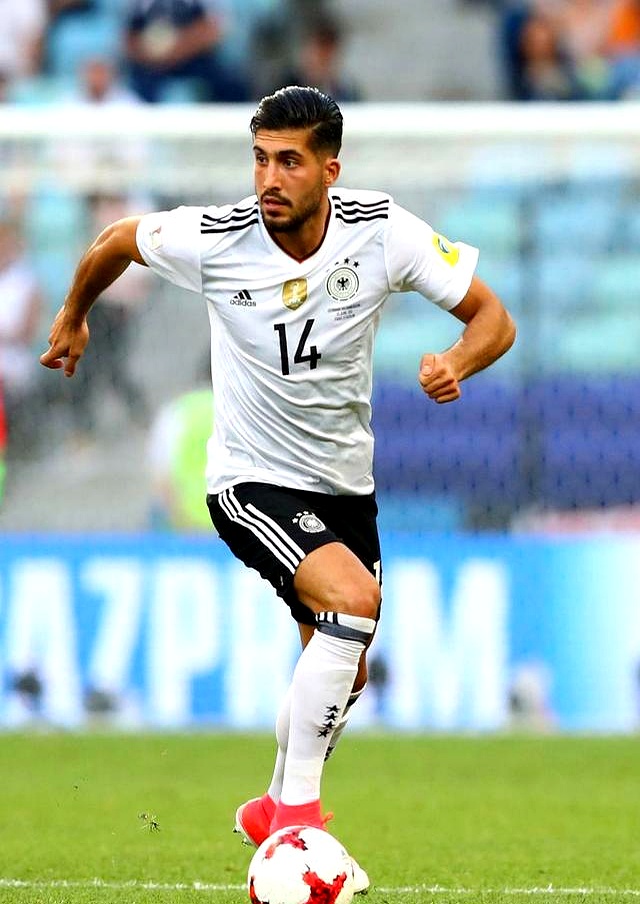 开云APP-弗赖堡队门将表现出色，成为球队稳定后防