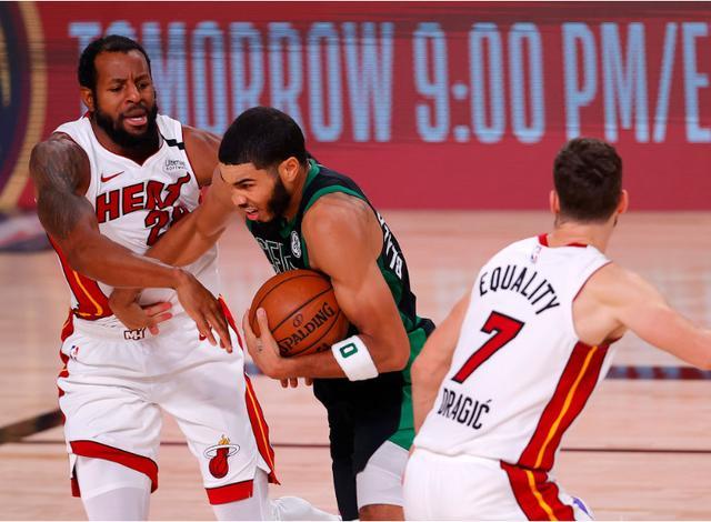 开云体育APP下载-天津队鏖战爵士，塔图姆扛起全队