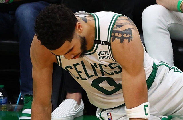 天津队鏖战爵士,塔图姆扛起全队 天津队鏖战爵士,塔图姆扛起全队