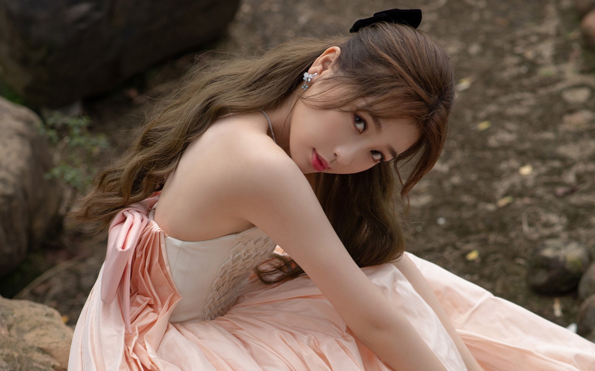 开云下载-火线救赎！德里赫特在狂轰滥炸中筑起南长城，拜仁就此转运？